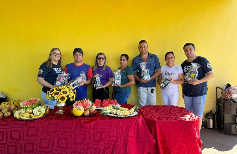 A Prefeitura Municipal de Rio Branco do Ivaí, realizou na tarde de hoje confraternização do mês do i